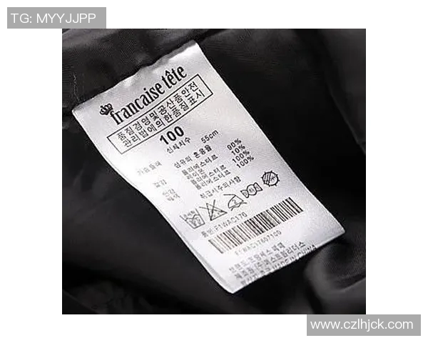 高温环境下足球比赛服装面料选材对运动员表现提升的关键作用分析 高温环境下足球比赛服装面料选材对运动员表现提升的关键作用分析